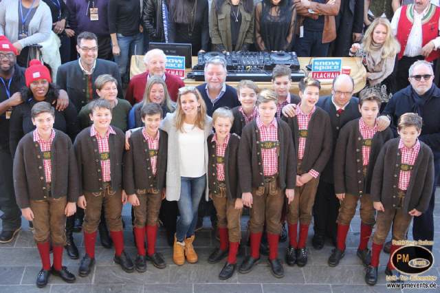 Sonja Weissensteiner und der Tölzer Knabenchor.